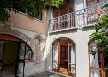 Facciata - Loft piazza Italia, 1, Alzano Lombardo - foto 4