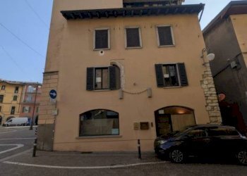 Facciata - Loft piazza Italia, 1, Alzano Lombardo - foto 34