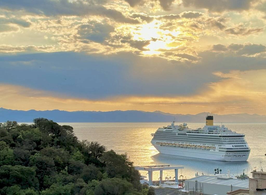 Vista - Appartamento via Ignazio Scotto, 26, Savona (zona Villetta) - foto 1