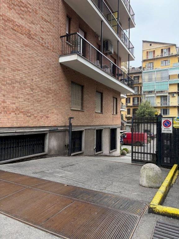Box via Tommaso Grossi, 3, Torino (neighborhood San Salvario) - photo 1