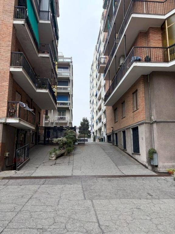 Box via Tommaso Grossi, 3, Torino (neighborhood San Salvario) - photo 2