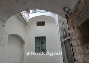 Negozio via Cesare Battisti, 12, Carmiano - foto 3