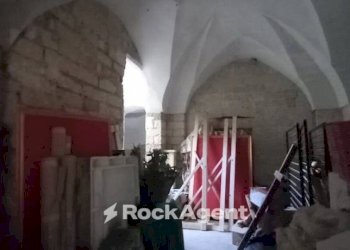 Negozio via Cesare Battisti, 12, Carmiano - foto 30