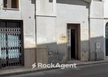 Negozio via Cesare Battisti, 12, Carmiano - foto 37