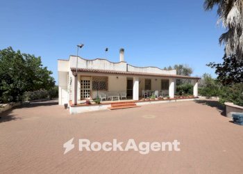 Villa strada Provinciale 291, Ugento - foto 1