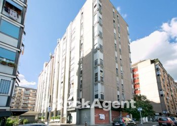 Shop via Eugenio Torelli Viollier, 63, Roma - photo 16