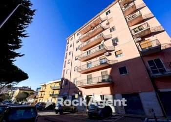 Facciata - Quadrilocale via Bambinello Gesù, 24, Catanzaro - foto 1