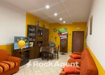 Salone - Quadrilocale via Publio Virgilio Marone 10, Poggiomarino - foto 4