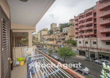 Balcone - Apartment viale Italia, 2, Messina - photo 13