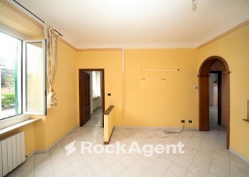 Appartamento via San Quirico, 109, Genova (zona Bolzaneto) - foto 1