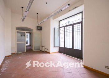 Shop piazzetta Spirito Santo, Pistoia - photo 18