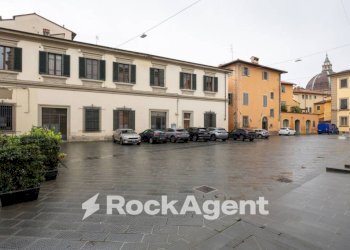 Shop piazzetta Spirito Santo, Pistoia - photo 25