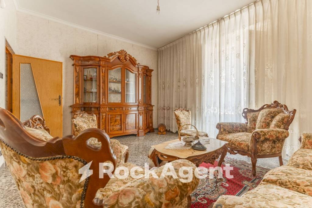 Salone - Four-room apartment via Fabio Filzi, 35, Gravina in Puglia - photo 2
