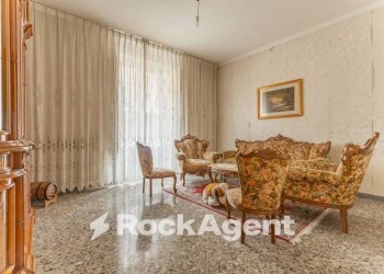 Salone - Quadrilocale via Fabio Filzi, 35, Gravina in Puglia - foto 1