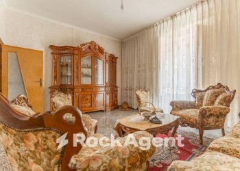 Salone - Quadrilocale via Fabio Filzi, 35, Gravina in Puglia - foto 2