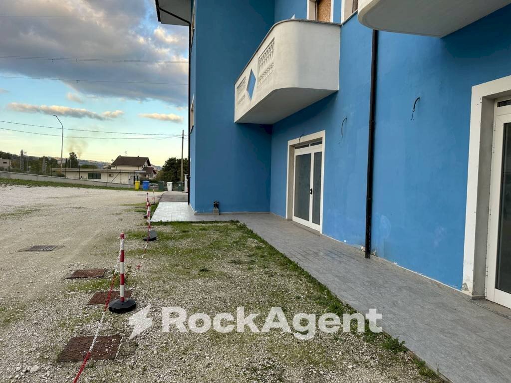 Appartamento via del Villino, Alanno - foto 2