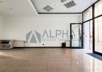 Interno non residenziale - Negozio vicolo Levizzani, 22, Rimini - foto 2