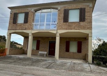 01DILEOIMMOBILIAREVENDEVILLINODIAMPIEMETRATURECONU - Casa indipendente Carassai - foto 2