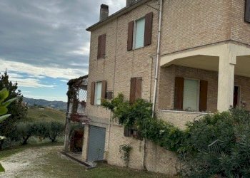 04 DI LEO IMMOBILIARE VENDE VILLINO DI AMPIE METRA - Casa indipendente Carassai - foto 6