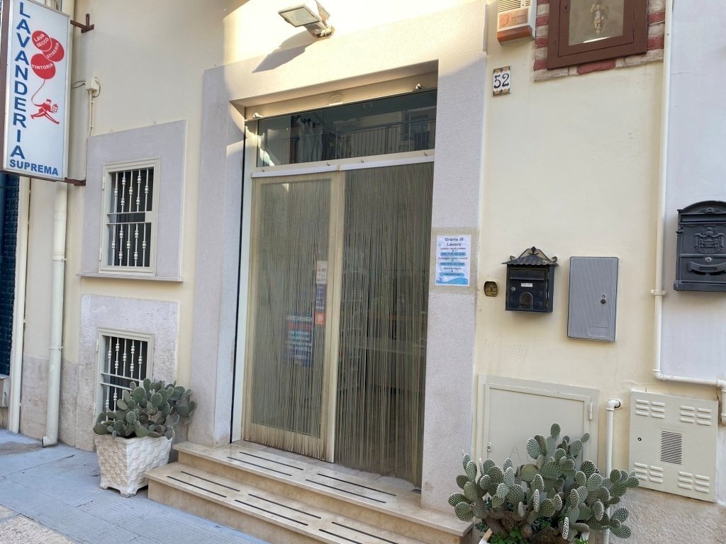 IMG_1484.jpg - Locale Commerciale Via Giardino 52, Adelfia - foto 3