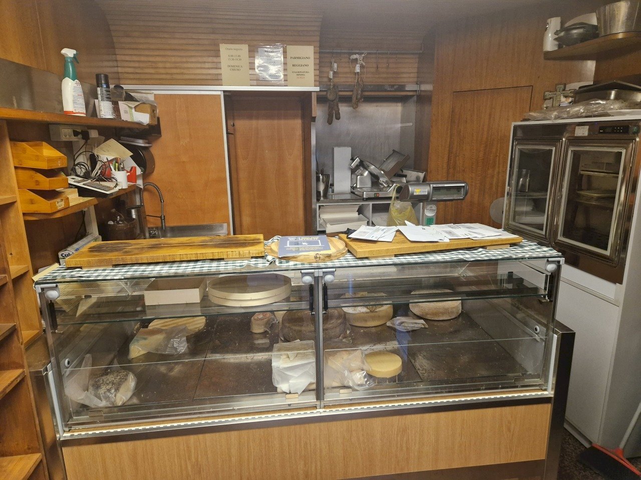 20250918_182555.jpg - Locale Commerciale Via Fillungo 233, Lucca - foto 2