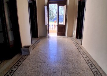 1000042145.jpg - Ufficio Via C. Angeloni, Lucca - foto 2