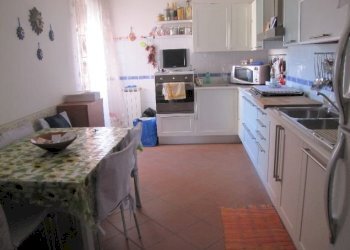 2.jpg - Appartamento Sarzana - foto 3