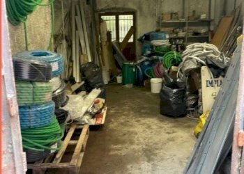 3.jpg - Warehouse Via Fereggiano 81 R, Genova (neighborhood Marassi) - photo 2