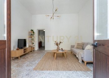 viagrande 1.jpg - Casa indipendente Via Giuseppe Garibaldi 5, Viagrande - foto 2