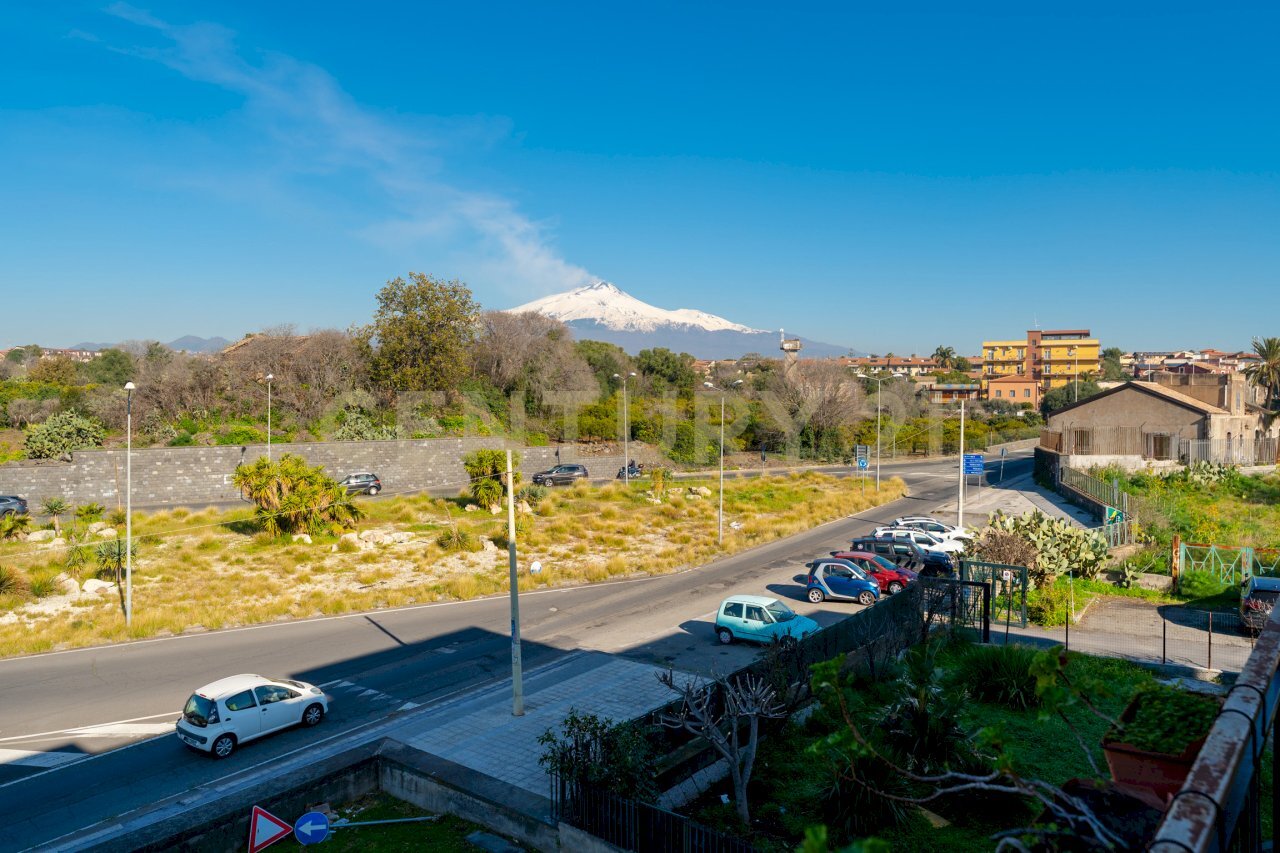 Via Duca degli Abruzzi 163 (34).jpg - Appartamento Via Duca degli Abruzzi 163, San Giovanni la Punta - foto 2