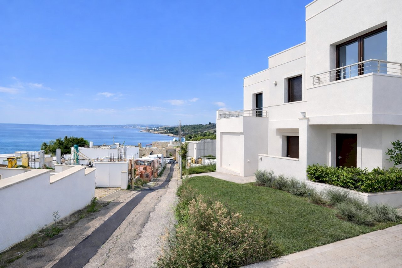 Villa moderna sulla costa assolata.png - Rustic Via Don Luigi Sturzo 6, Patù - photo 2