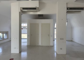 IMG_9818.jpeg - Ufficio Via Massimo D'Azeglio 20, Lodi - foto 1