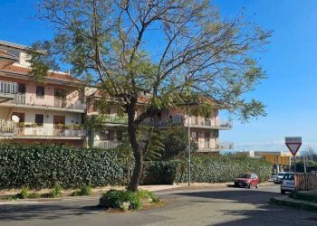 2 (2).jpeg - Trilocale Via Dafni 5, Aci Catena - foto 2