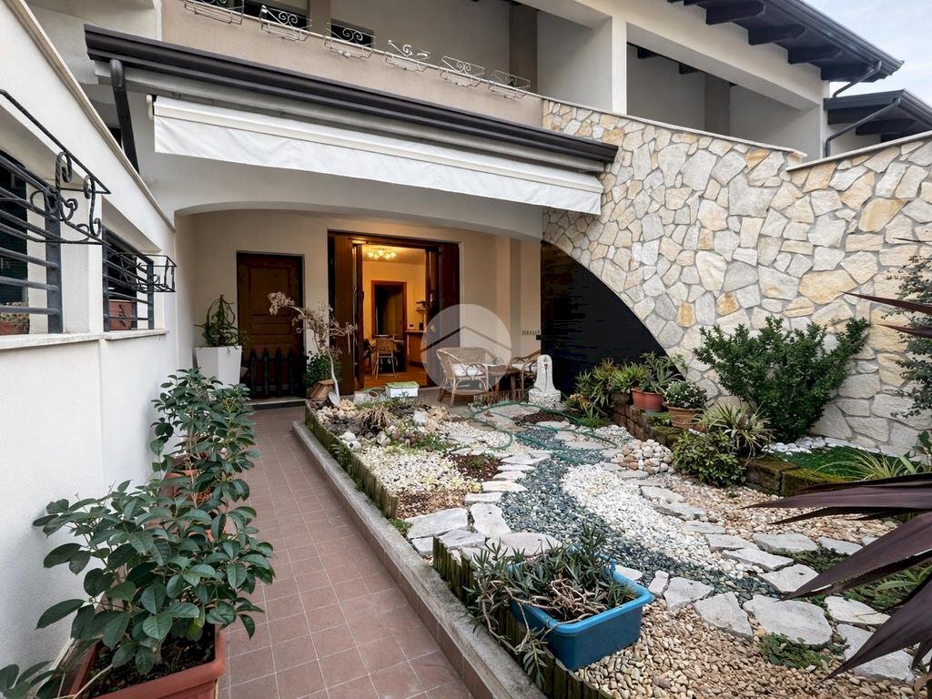 Two-room apartment Via G. Brodolini, Borghi - photo 1