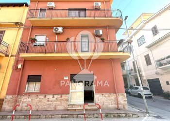 Locale Commerciale Via Madonna del Ponte, n, Balestrate - foto 1