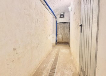 Warehouse cantina via giovanni tomaso invrea, Genova (neighborhood Foce) - photo 2