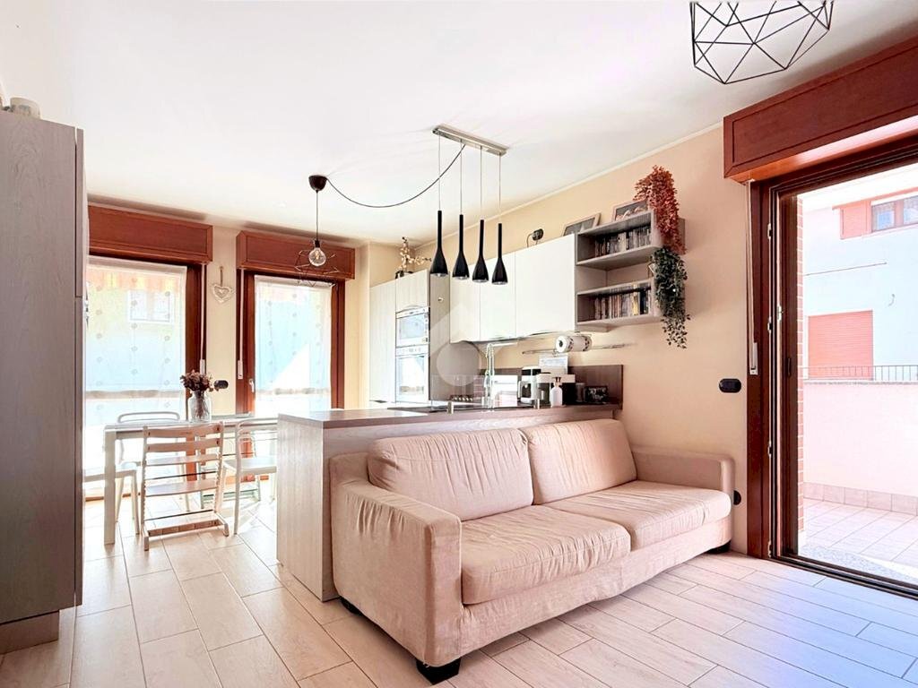 Three-room apartment Via Varese, Bollate - photo 1