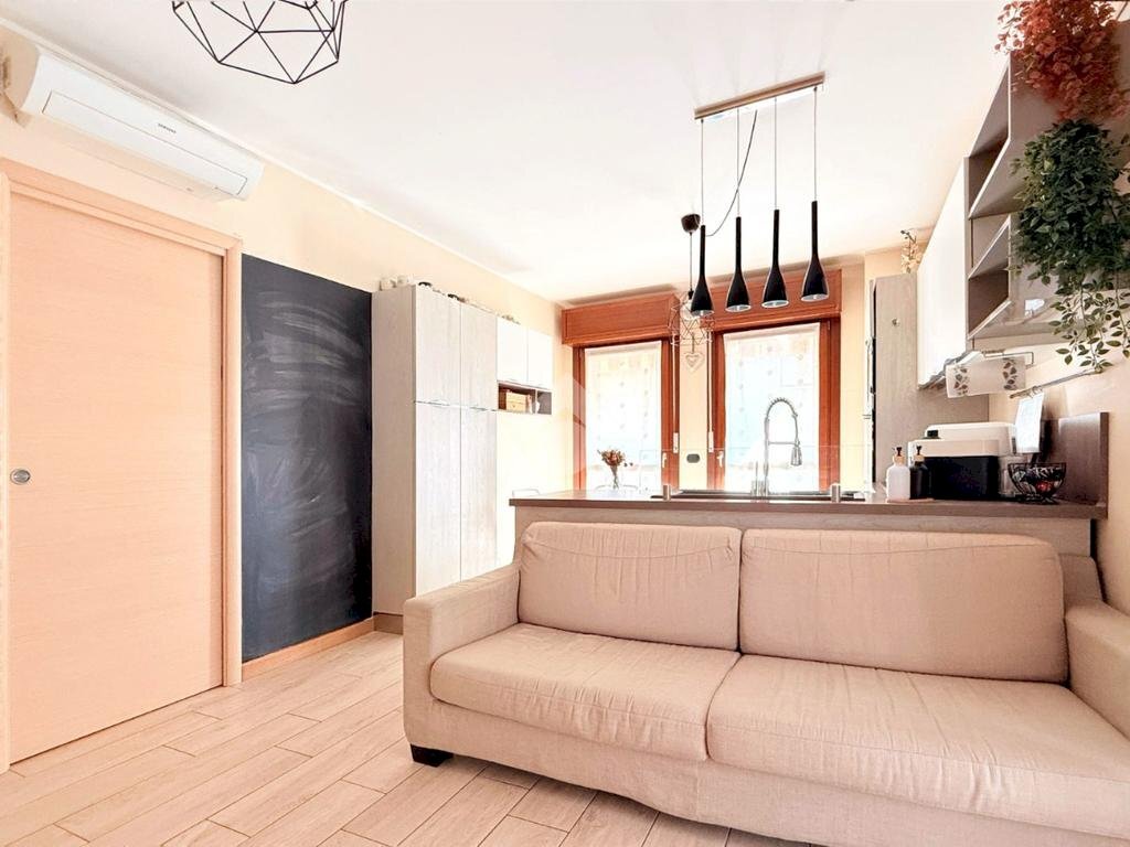 Three-room apartment Via Varese, Bollate - photo 2