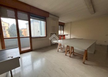 Office via Giardini, Modena - photo 7