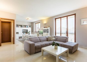 Three-room apartment Via Antonio Meucci, Bollate - photo 6