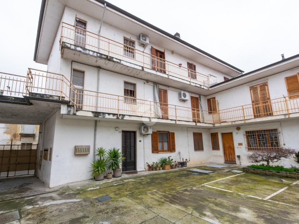 Two-room apartment Via Dottore Magnani, Breme - photo 1