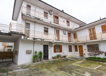 Two-room apartment Via Dottore Magnani, Breme - photo 1