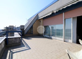 Quadrilocale Via San Carlo Borromeo, Rho - foto 1