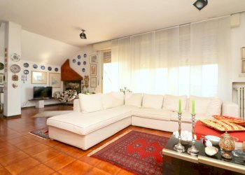 Quadrilocale Via San Carlo Borromeo, Rho - foto 2