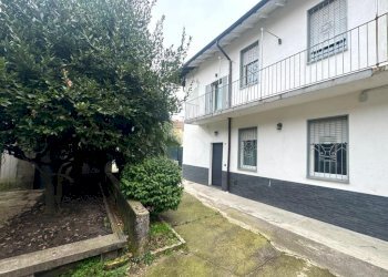 Trilocale Via Giuseppe Mozzoni, Rescaldina - foto 1