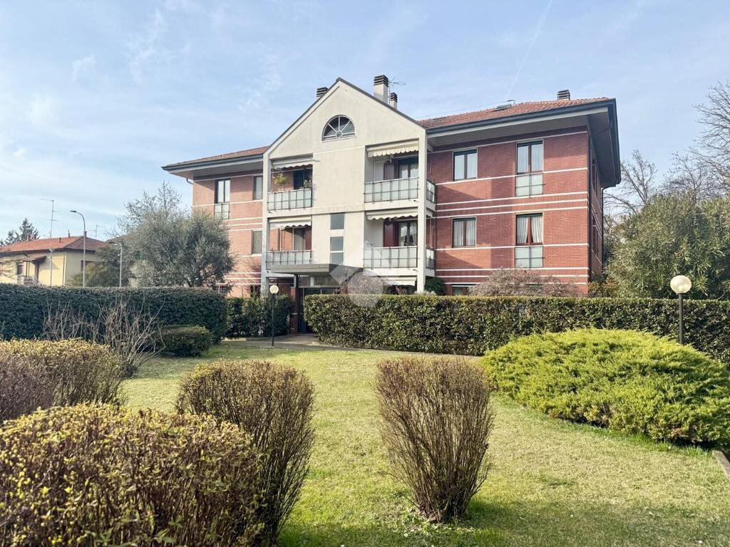 Four-room apartment Via Armellini, Cinisello Balsamo - photo 1