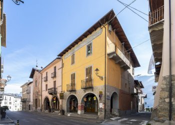 Casa semi indipendente Via Martiri e Caduti per la Libertà, 52, Demonte - foto 2