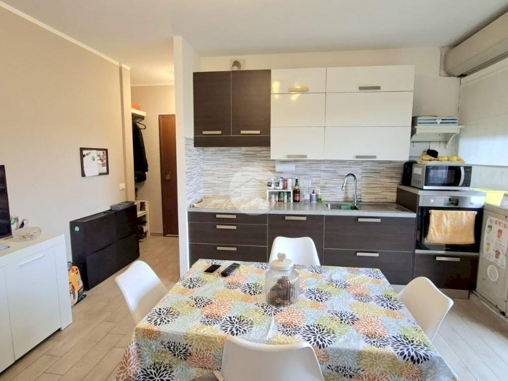 Four-room apartment Via E. Vittorini, Genova (neighborhood Prà) - photo 2