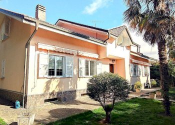 Foto 1 - Villa Via C. Pavese
 
11, Carcare - foto 1