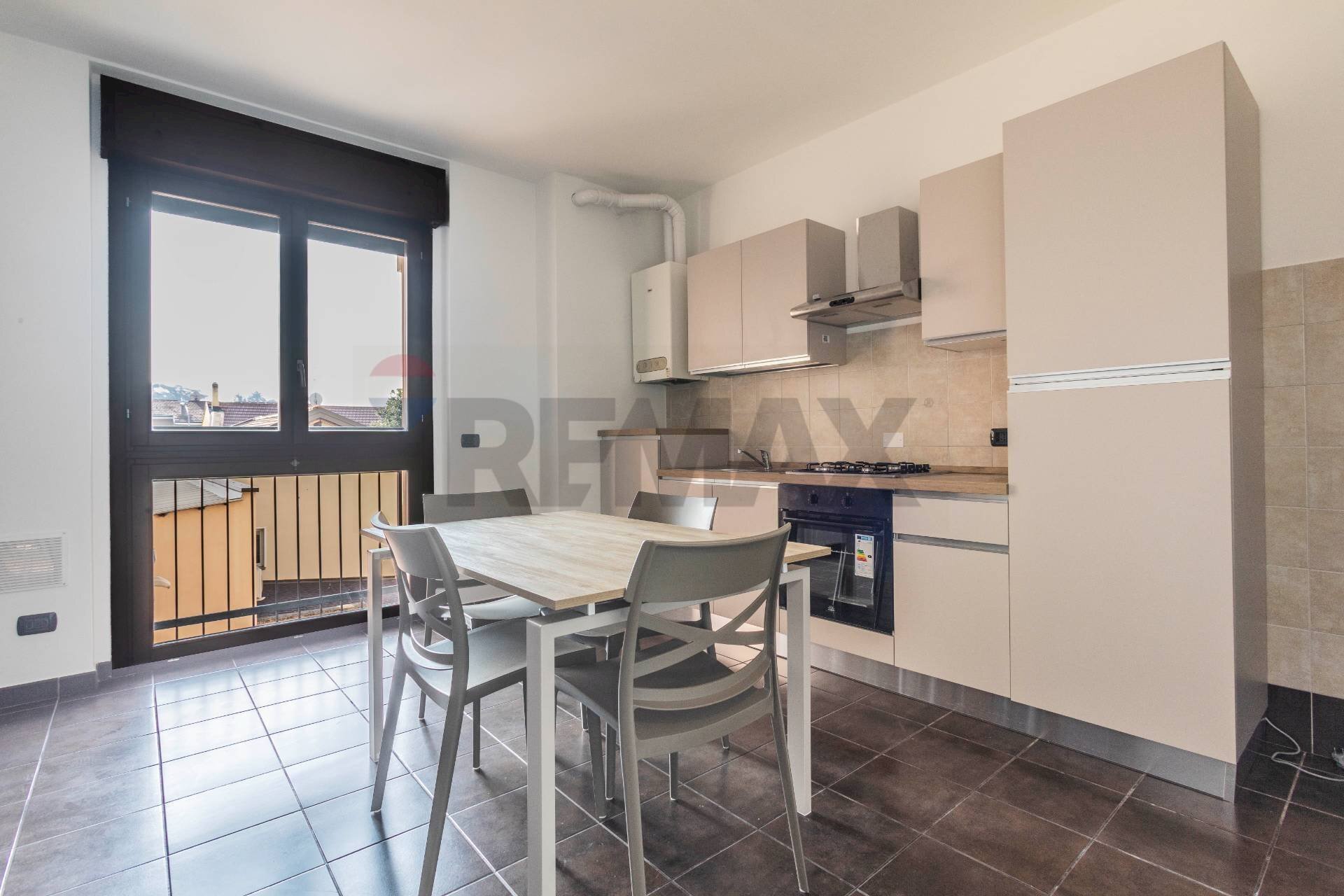 Cucina - Bilocale Via Luigi Pomini
 
31, Castellanza - foto 2